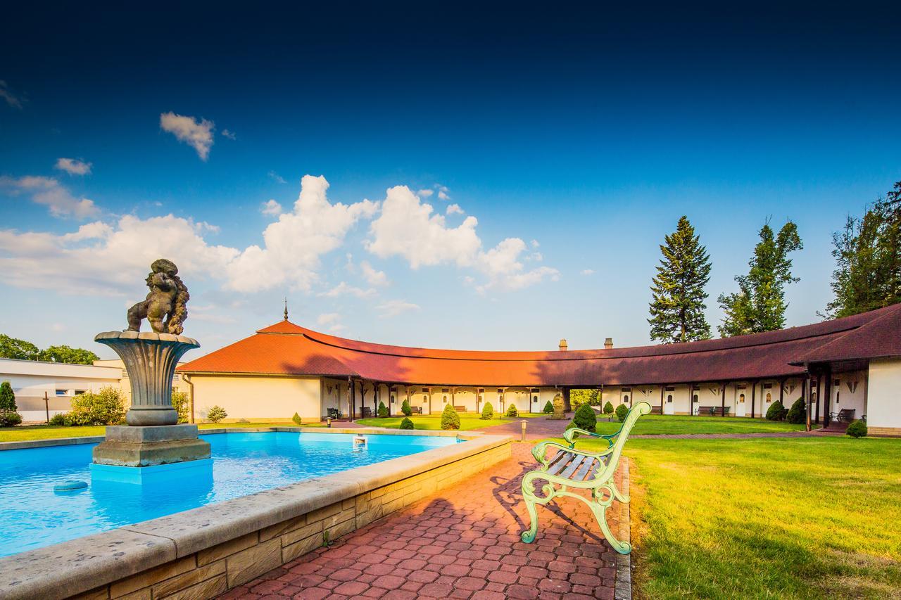 Hotel Veba Broumov Εξωτερικό φωτογραφία